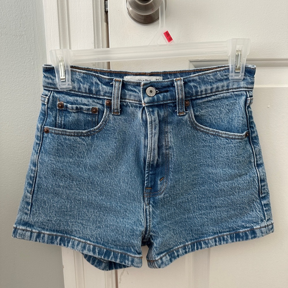 Abercrombie mom shorts high rise 23